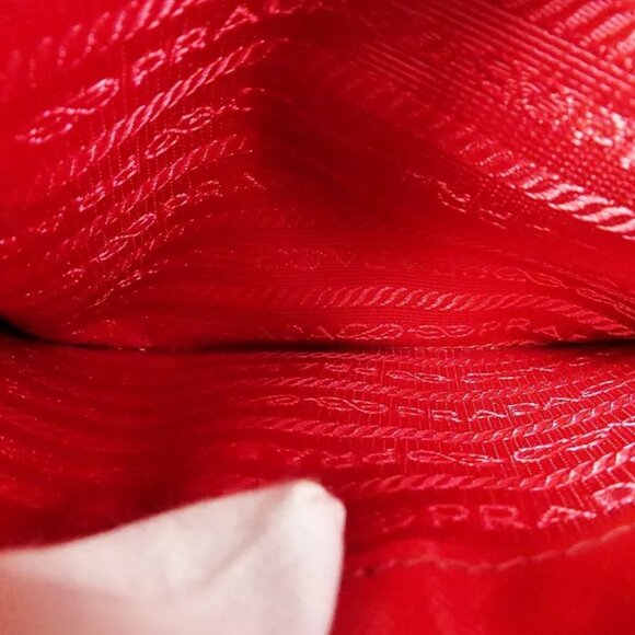 Authentic PRADA Red Galleria Saffiano Leather 2-Way Shoulder Bag - Picture 2 of 8